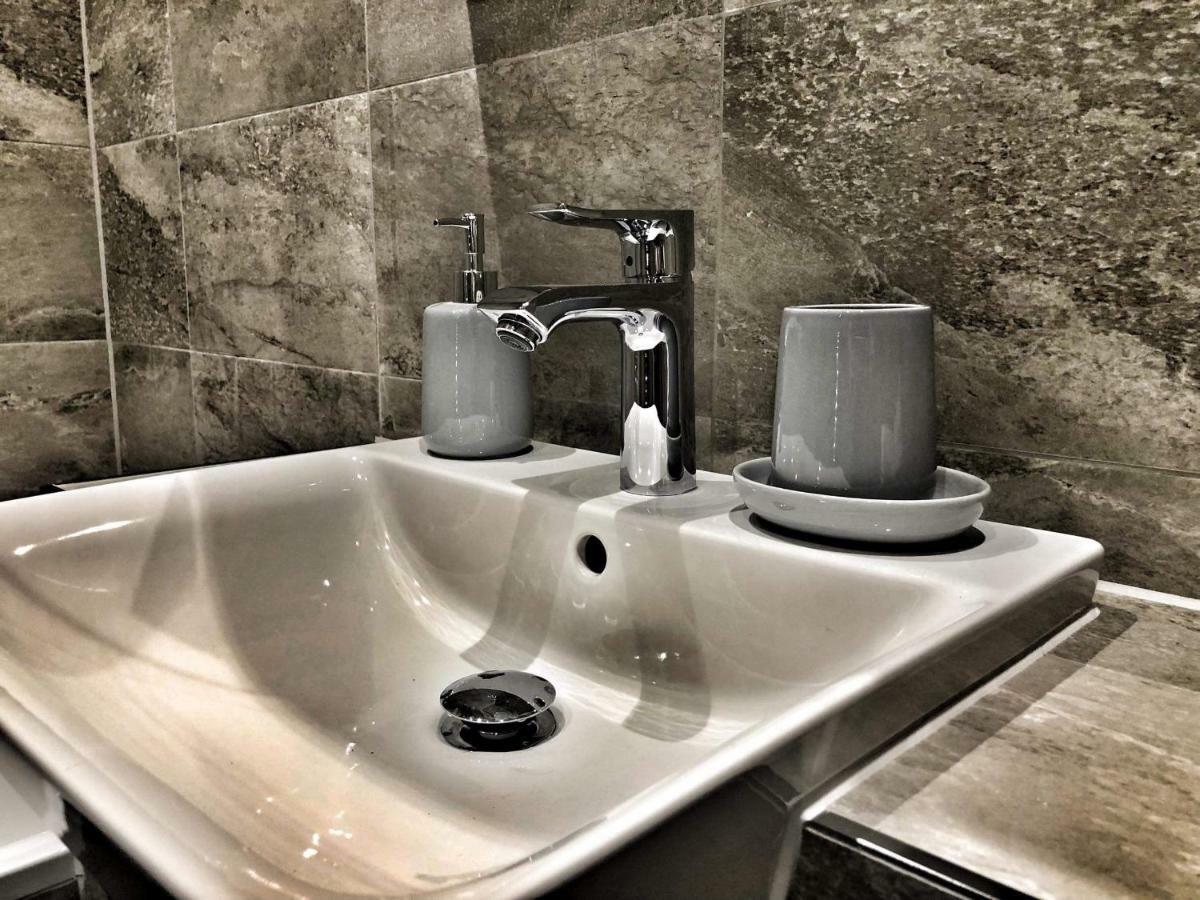 Luxury 2 Bed 2 Bath Apartment 18 Mins From Central London - Sleeps 6 Watford  Zewnętrze zdjęcie