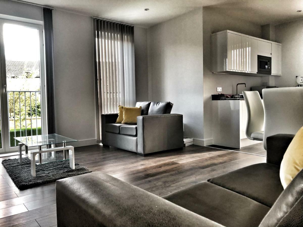 Luxury 2 Bed 2 Bath Apartment 18 Mins From Central London - Sleeps 6 Watford  Zewnętrze zdjęcie